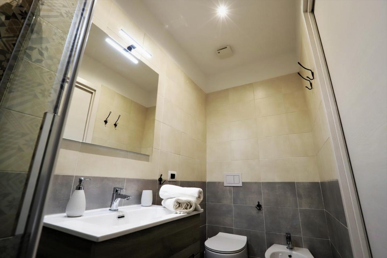 Comfort Triple Room Shower